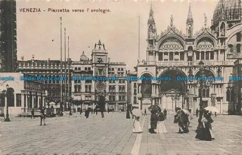 R671895 Venezia. Piazzetta Verso l Orologio