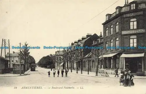 R661097 Armentieres. Le Boulevard Faidherbe. LL. 32