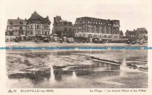 R672318 Blonville sur Mer. La Plage. Le Grand Hotel et les Villas. C.A.P