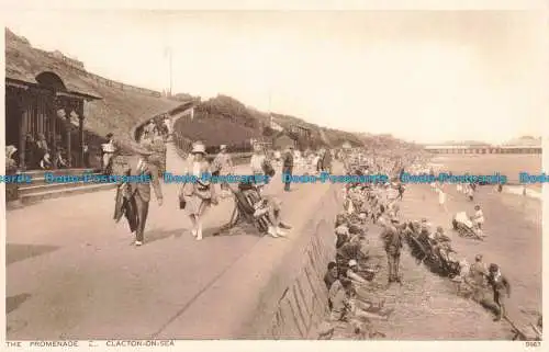 R673287 Clacton on Sea. Die Promenade. J. Lachs