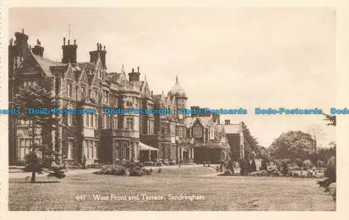 R673382 Sandringham. Westfront und Terrasse. H. Coates