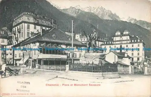 R673442 Chamonix. Place et Monument Saussure. Fotoglob. 1906