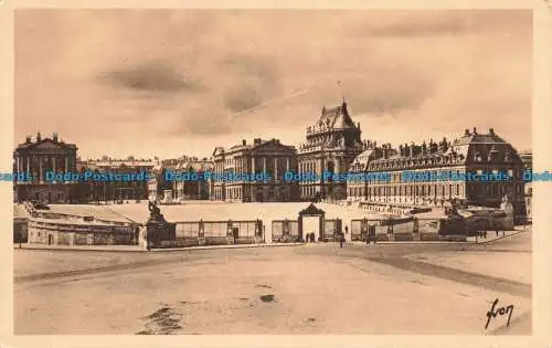 R673570 Versailles. Seine et Oise. Fassade du Palais. Yvon