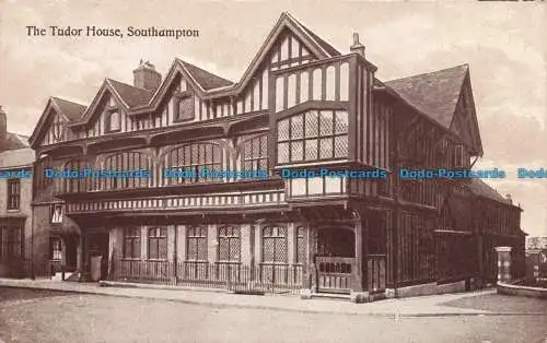 R674118 Southampton. Das Tudorhaus. Valentinstag. Carboton Serie