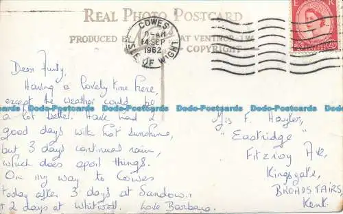 R675201 Der Eingang zum Carisbrooke Castle. I. W. Nigh. RP. 1962