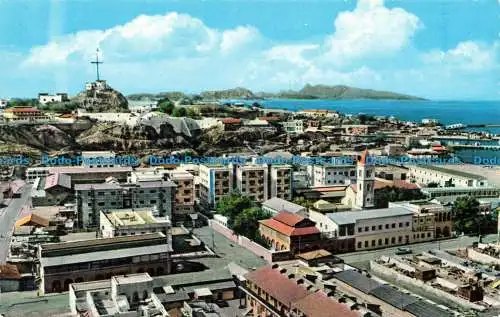 R677429 Aden. Blick auf Steamer Point und Little Aden im Hintergrund. Bhicajee Cowa