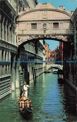 R678527 Venezia. Die Seufzerbrücke