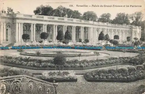 R679813 Versailles. Palais du Grand Trianon et les Parterres. Edia