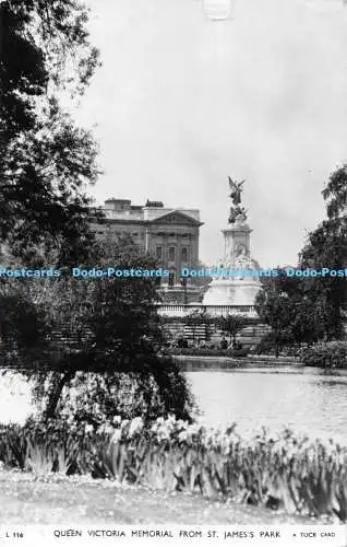 R168310 Queen Victoria Memorial aus St. James Park. stecken. RP. 1955