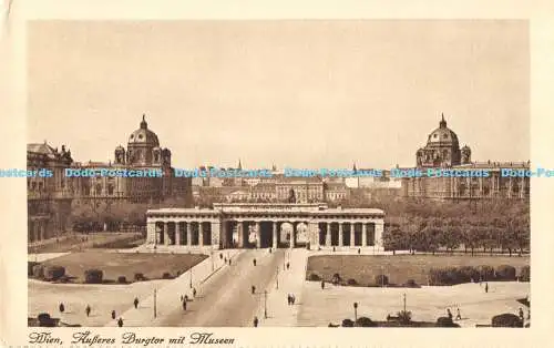 R170041 Wien. Auseres Burgtor mit Museen. B. K. W.I. 121 59