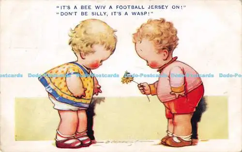 R169086 Its a bee Wiv a football jersey on. Sei nicht albern, es ist eine Wespe. Bamforth.