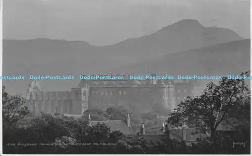 R169677 1774. Holyrood Palace und Arthurs Seat. Edinburgh. Richter. 1928