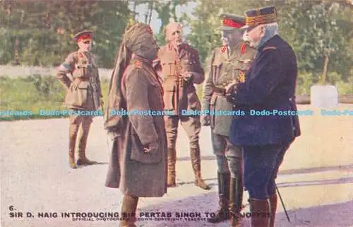 R170922 6. Sir D. Haig stellt Sir Pertab Singh G. Joffre vor. Krone. Officia