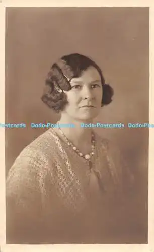 R172173 Frau. Alte Fotografie. Postkarte