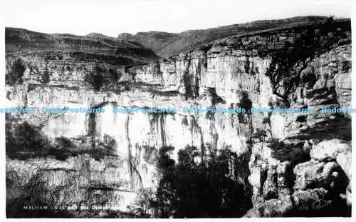 R173582 Malham Cove und die Schlucht. RP. Walter Scott