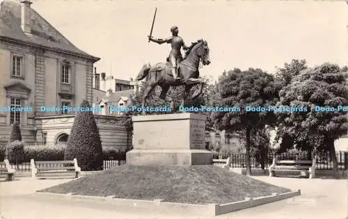 R173804 Reims. Marne. Statue de Jeanne darArc. La Cigogne