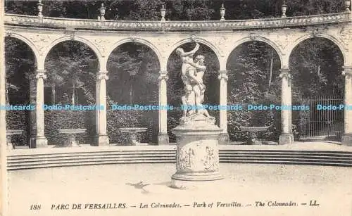 R174418 Parc de Versailles. Les Colonnades. Park von Versailles. Die Kolonnaden.