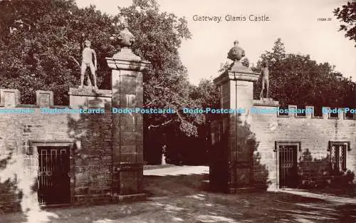 R178100 Gateway. Glamis Castle. Valentinstag. RP