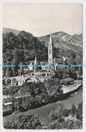 C002199 25. Lourdes. La Basilique et le Gave. P. Chambon. Kollektion Yan