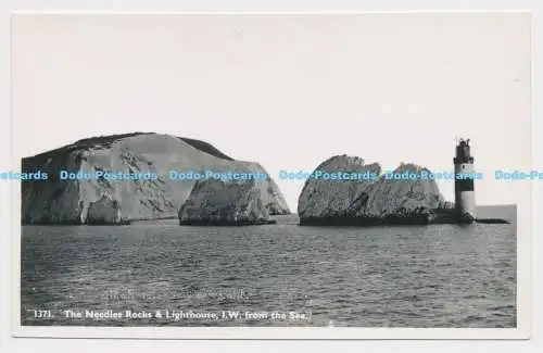 C003154 1371. Nadeln Felsen und Leuchtturm. I.W. aus Meer. RP. Nahe