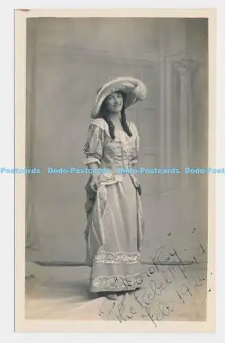 C005331 Frau. Dorothy. Rebel Maid. 1926. Historische Kostüme. Theater. Fred. Ge