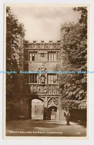 C004888 Trinity College Gateway. Cambridge. 10. RP