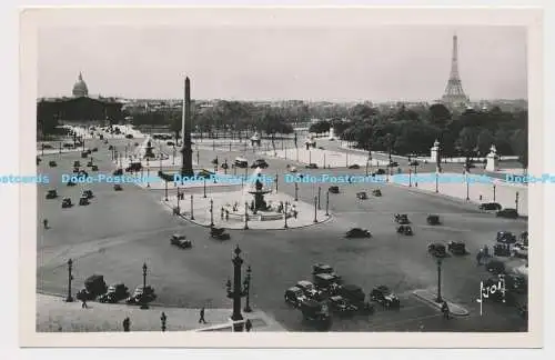 C005805 Paris En Flanant. Place de la Concorde. Yvon