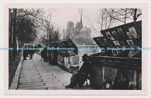 C005808 Paris En Flanant. 1 Les bouquinistes du quai de la Tournelle. Yvon