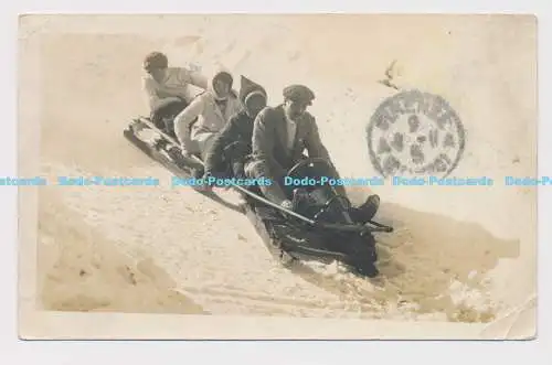 C006487 Menschen rutschen den Berg hinunter. Schnee. Winter. 1911