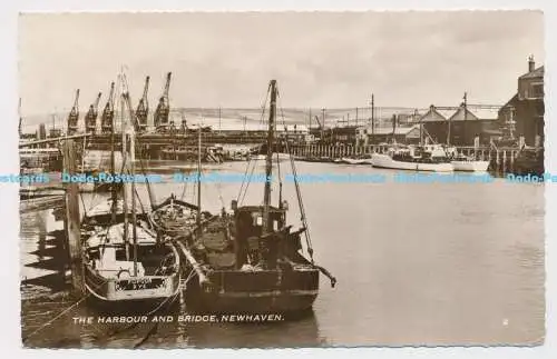 C006692 Hafen und Brücke. Newhaven. 2. RP