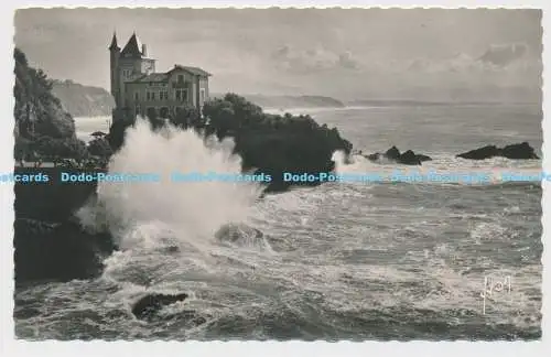 C007519 Biarritz. B. Pyr. La Villa Belza et la cote des Basques. Yvon