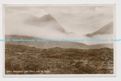 C010023 6861. Berg und Nebel. Isle of Skye. RP. 1939