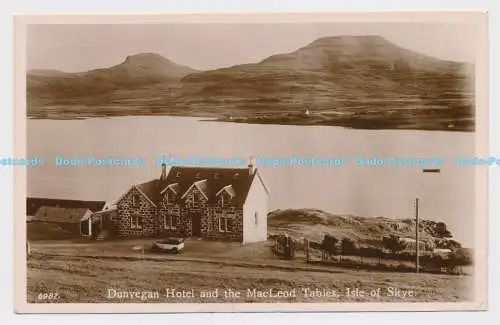 C007219 6982. Dunvegan Hotel und MacLeod Tische. Isle of Skye. Best of All Serie