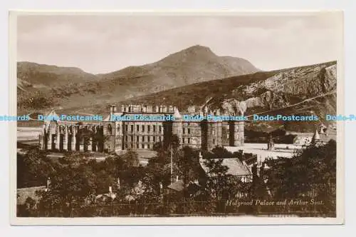 C008239 3A. Holyrood Palace und Arthur Seat. RP