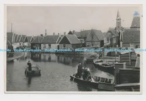 C010478 Volendam. In het dorp. A. G. van Agtmaal Barn