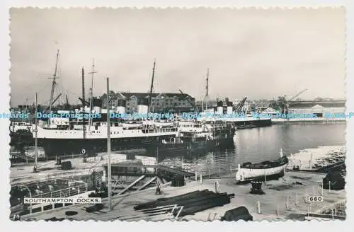 C012429 Southampton Docks. 660. Dearden und Wade. Sonniger Süden Echtfoto