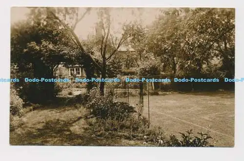 C012609 Haus. Garten. Unbekannter Ort