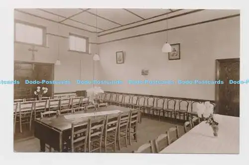 C012666 Raum. Stühle. Lampen. Blumen. Kloster Maria Reparatrix. Philipson. Neu