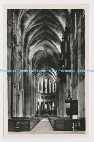 C016754 Chartres. Eure et Loir. Interieur de la Cathedrale. Yvon