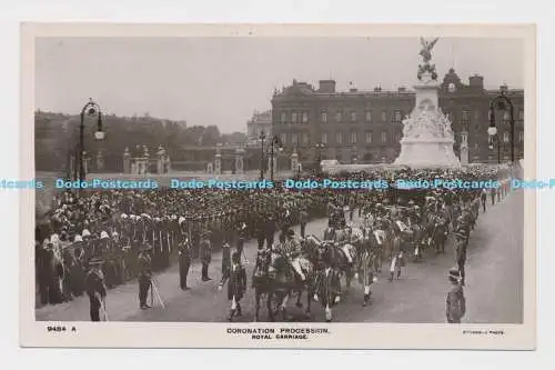 Krönungsprozession um 016925. Königliche Kutsche