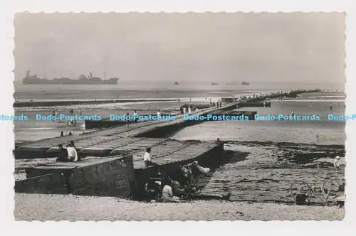 C018588 Courseulles Sur Mer. Calvados. Vue Generale Sur le Ponton. Leclerc. 1949