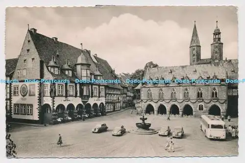 C022518 Goslar. Harz. Marktplatz. Lederbogen