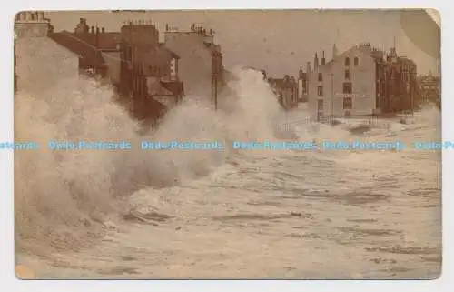 C024120 Hochwasser in der Stadt. Roslyn Boarding House. Große Wellen