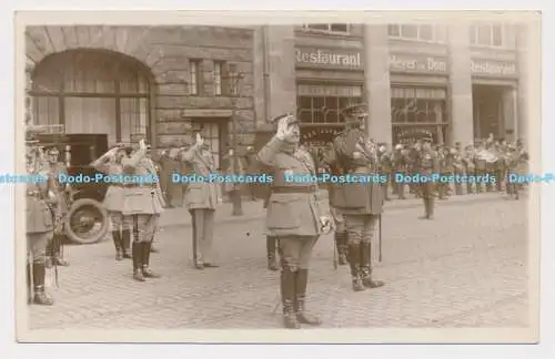 C025058 Excelsior Hotel Ernst. Köln. Restaurant Meyer am Dom. Soldaten