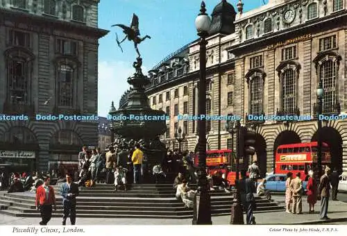 R683939 London. Piccadilly Circus. John Hinde