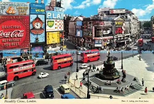 R685528 London. Piccadilly Circus. John Hinde. E. Ludwig