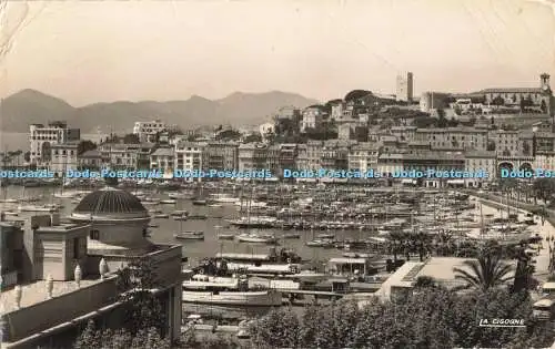 R688358 Cannes. Alpes Maritimes. Le Port et le Suquet. La Cigogne. Andre Leconte