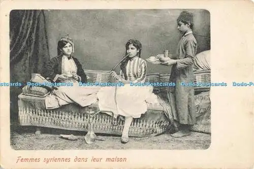 R688121 Femmes Syriennes Dans Leur Maison