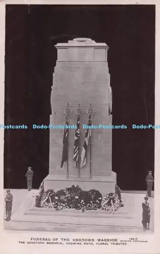 R691644 Beerdigung des unbekannten Kriegers. Das Kenotaph-Denkmal. Zeigt Royal Flo