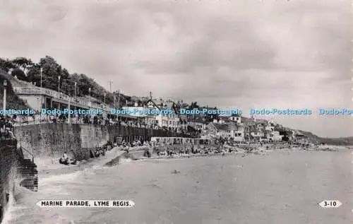 R689721 Lyme Regis. Marine Parade. Dearden und Wade. Sonniger Süden. RP
